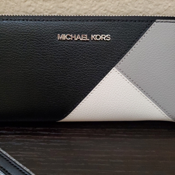 Michael kors Large Zip Around Continental Wallet - Picture 2 of 10